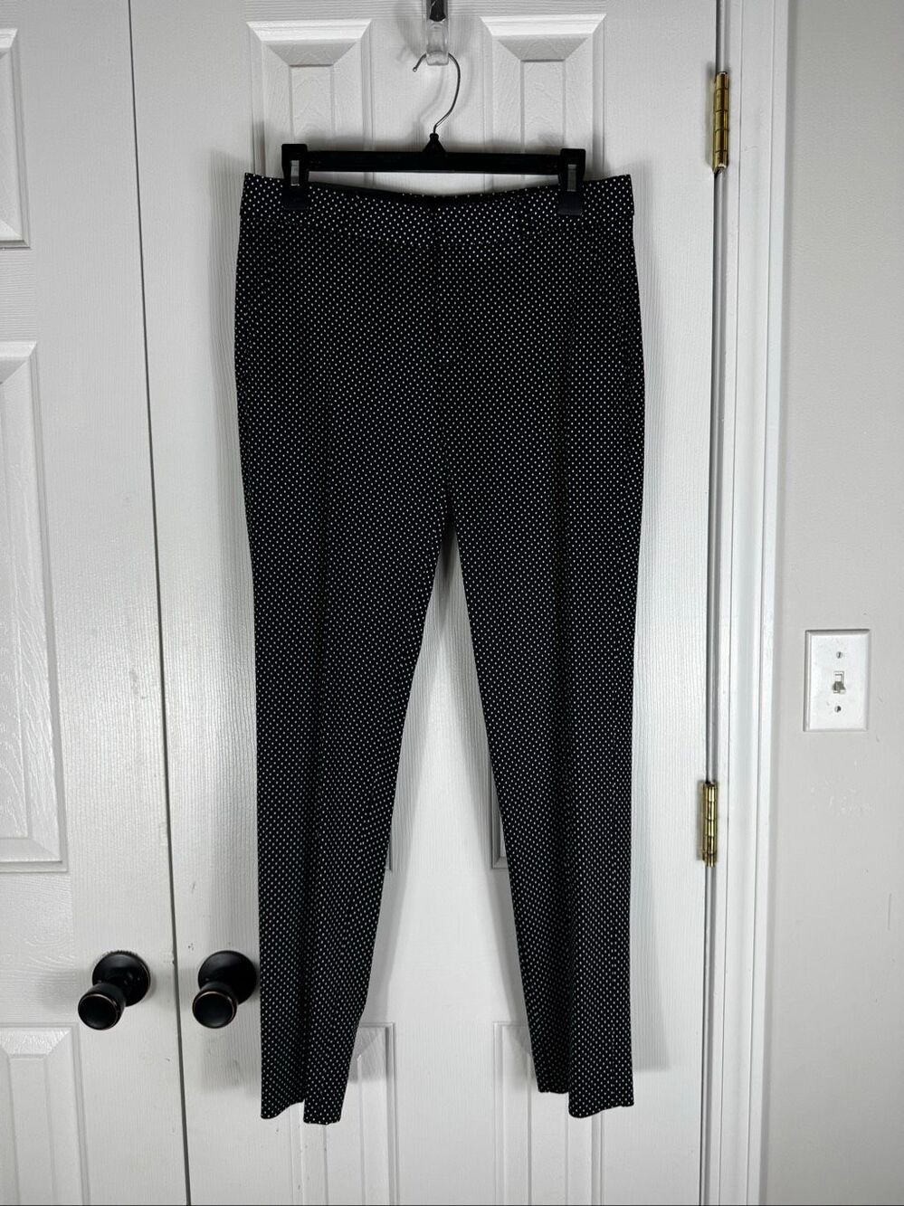 NWT Banana Republic Womens Mid Rise Slim Fit Through Hip Thigh Straight Leg Blac